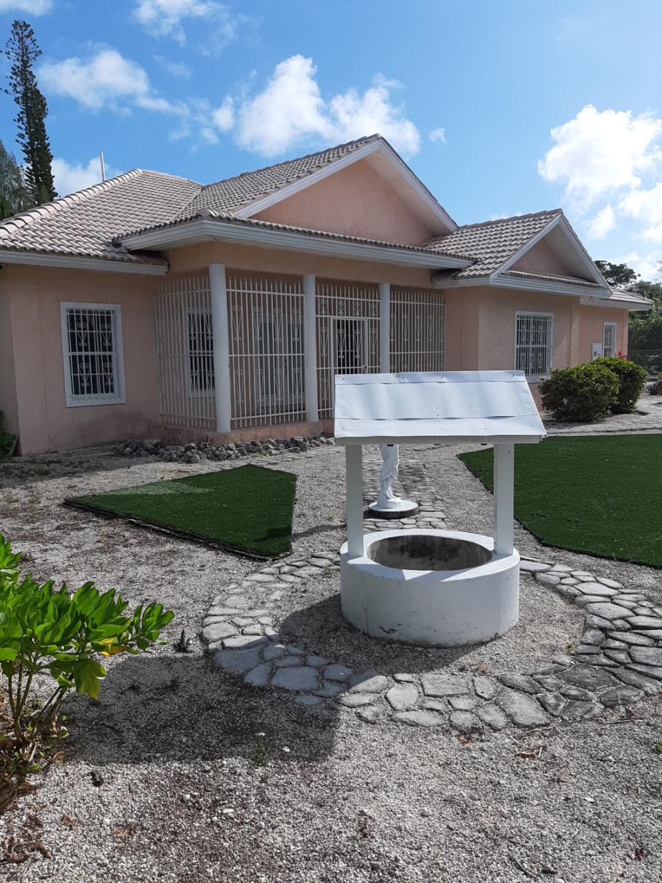 /listing-single-family-home-in-lucaya-74609.html from Coldwell Banker Bahamas Real Estate