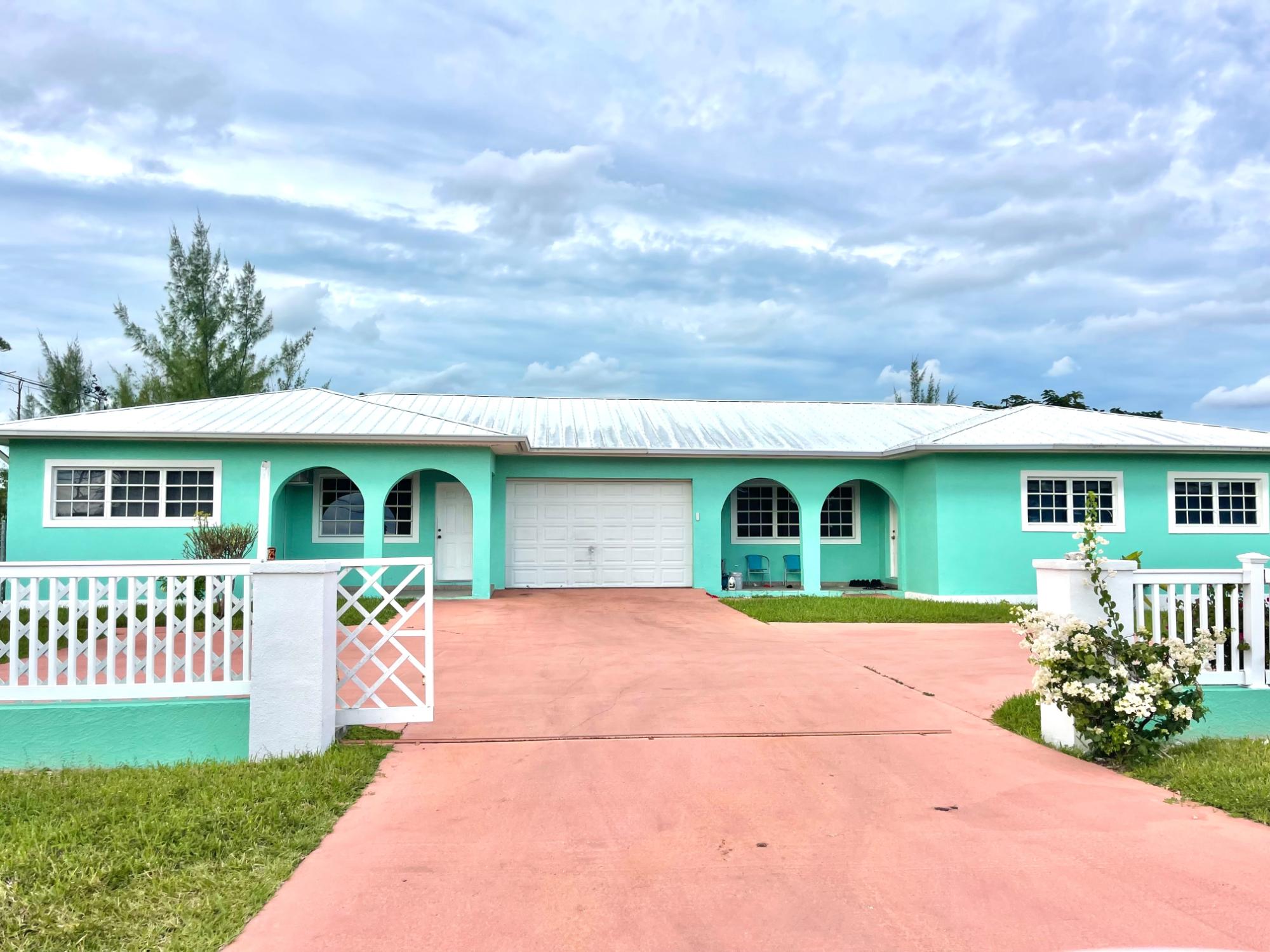 /listing-half-duplex-in-lincoln-green-70817.html from Coldwell Banker Bahamas Real Estate